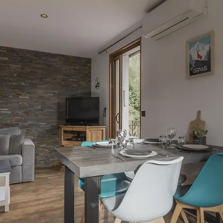 Schuss - Centre St Gervais - Vue Degagee * Saint-Gervais-les-Bains